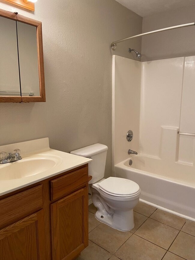 Building Photo - Apartment in Branson East, Kirbyville