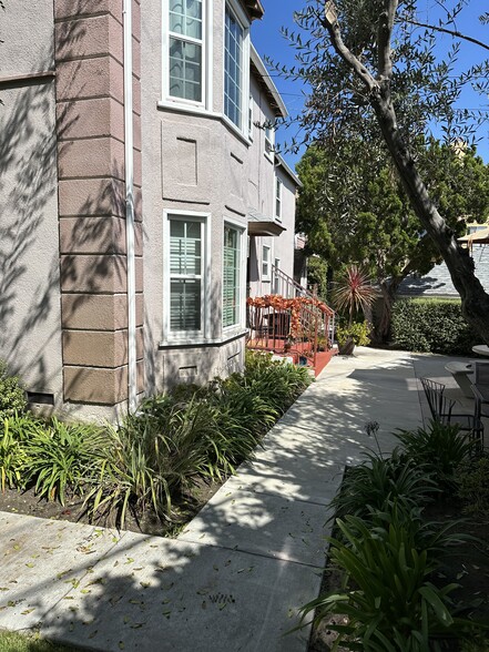 Building Photo - 314 N Kenwood St