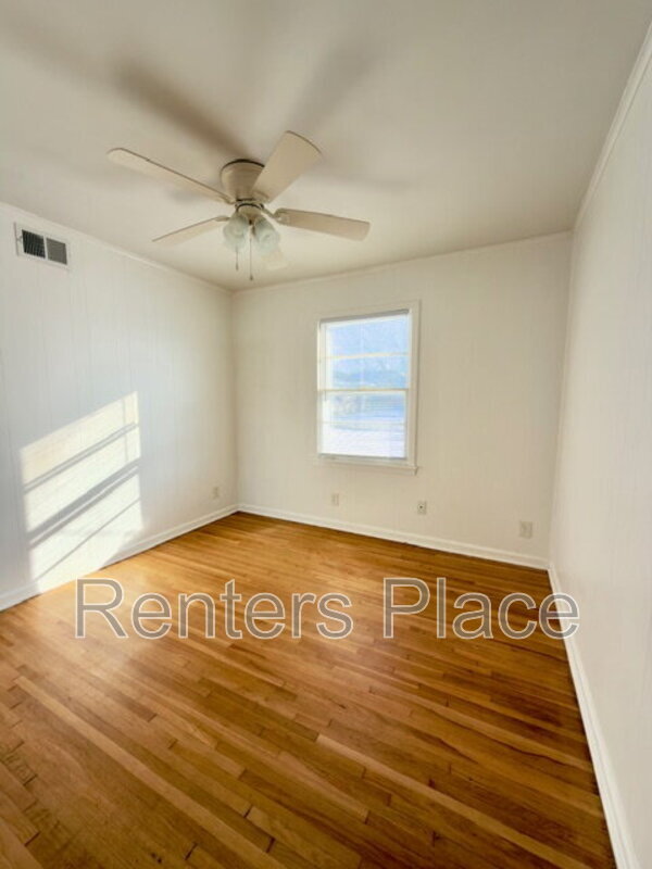 Building Photo - 431 S 109th E Ave