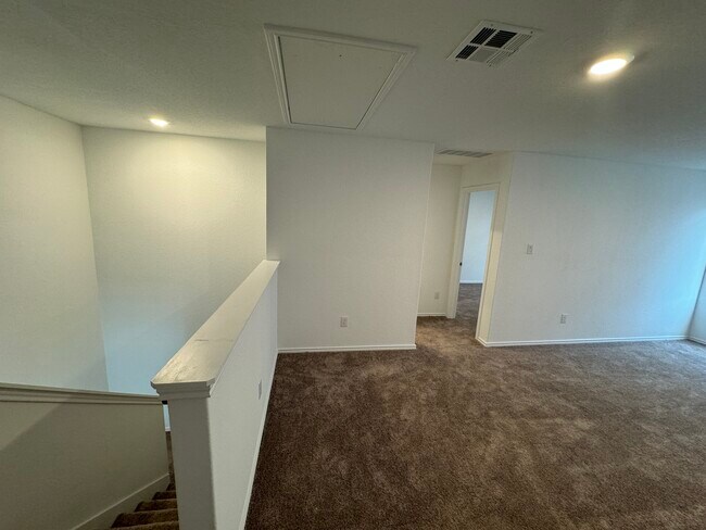 Building Photo - 949 Barbarosa Rd