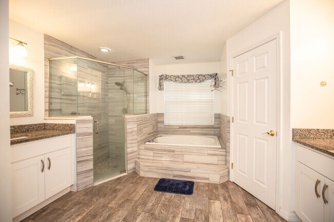 Building Photo - FOR RENT!!! STUNNING AND SPACIOUS 5 BEDROOM SINGLE FAMILY HOME...