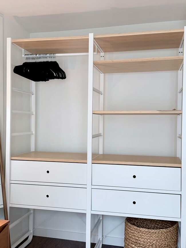 Building Photo - 177 N Singingwood St