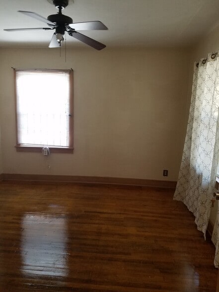 Bedroom - 1315 W 36th Pl