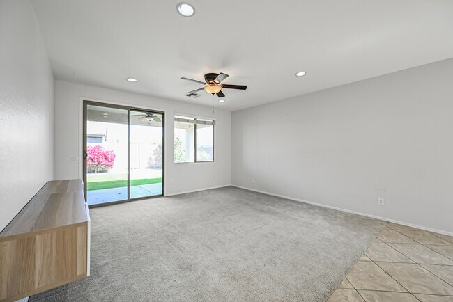 Building Photo - 3 bedroom 2 bath Home