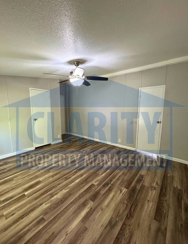 Building Photo - 3 Bed, 2 Bath Home in Peaceful Setting