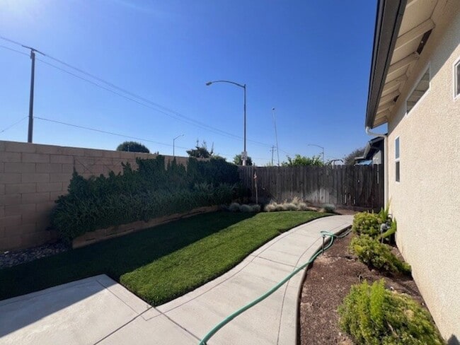 Building Photo - Coming Soon!