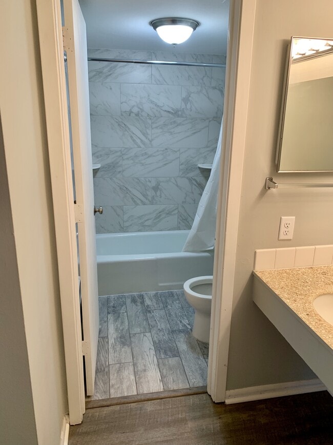 Building Photo - 810 9th Ave S