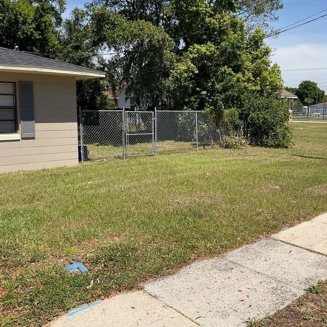 Building Photo - Cozy 2 bedroom/1 bath Duplex
