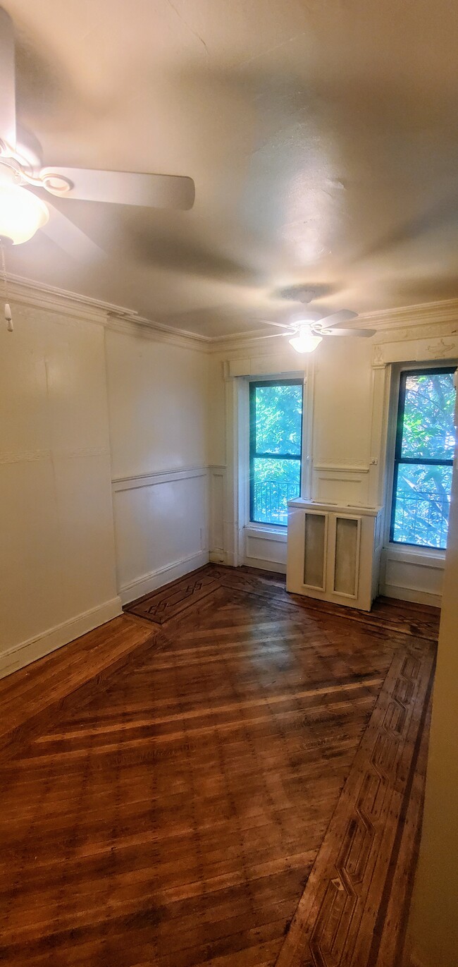Building Photo - 105 Halsey St