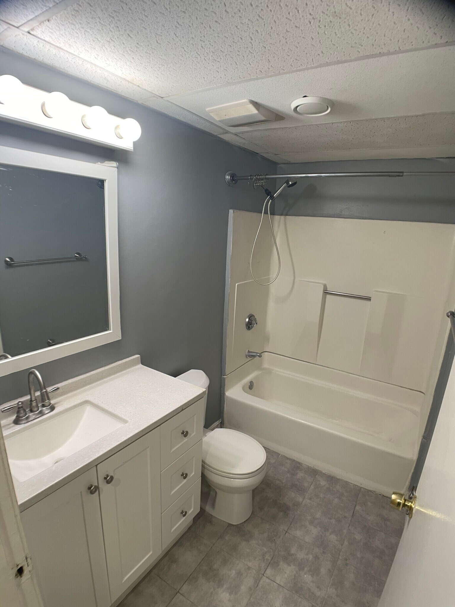 Building Photo - 169 Windsor St