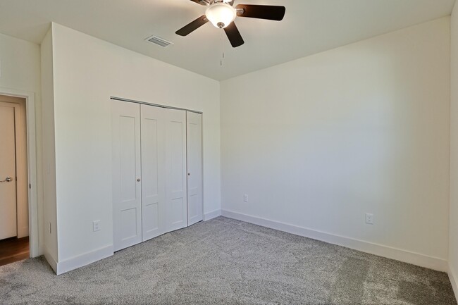 Building Photo - 7580 E Bay Blvd