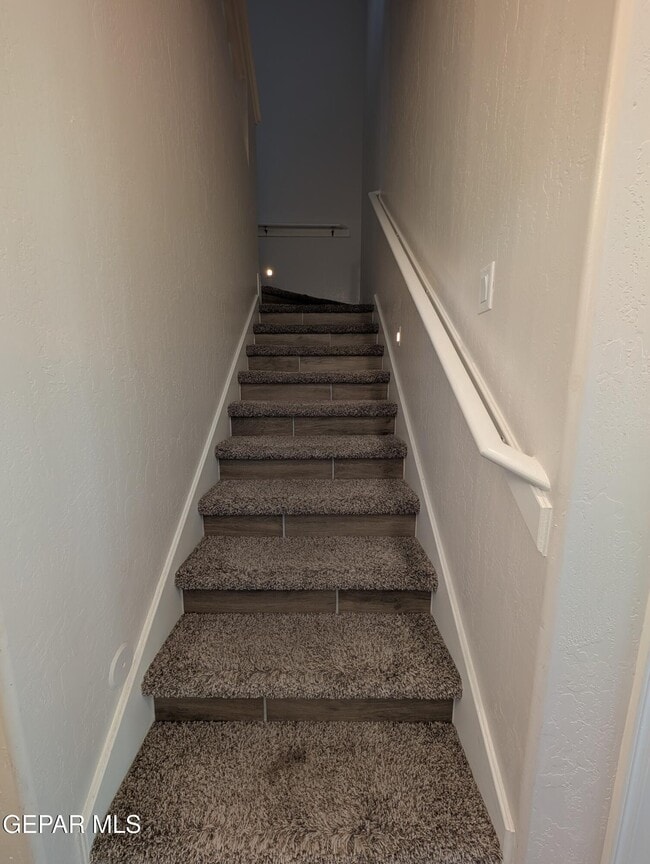 Building Photo - 517 La Entrada Cir