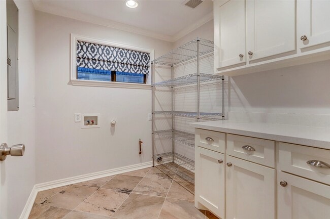 Building Photo - 5438 Briarbend Dr