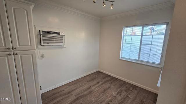 Building Photo - 1489 N Altadena Dr