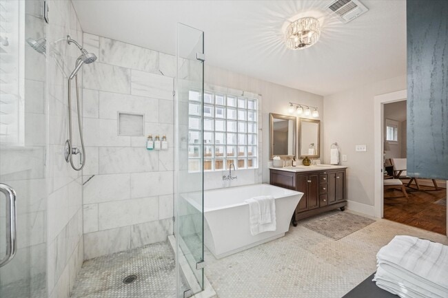 Building Photo - 4605 Fisk St