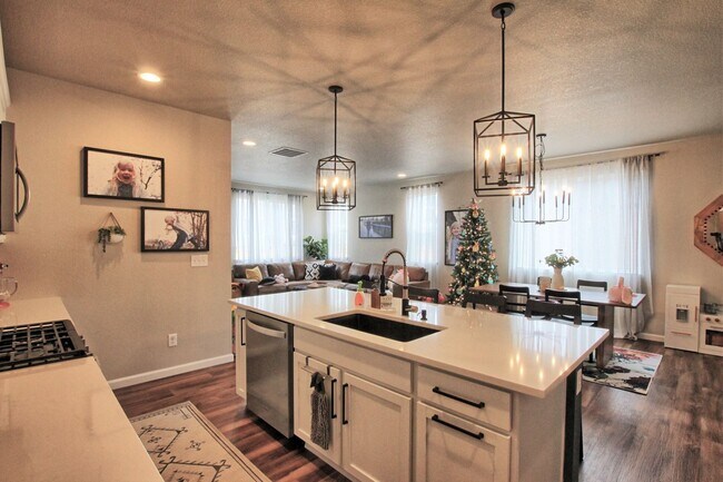 Building Photo - 3 bed 2.5 bath Parker home built in 2020