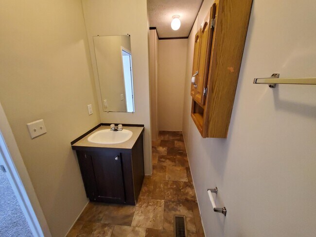 Building Photo - 19 Bluebird Hill Dr