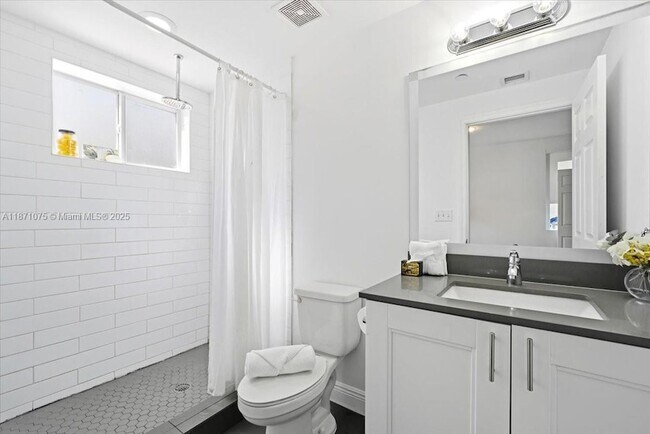 Building Photo - 541 NW 33rd St