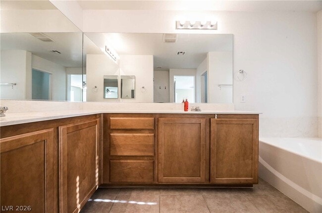 Building Photo - 7956 N Kelburn Hill St