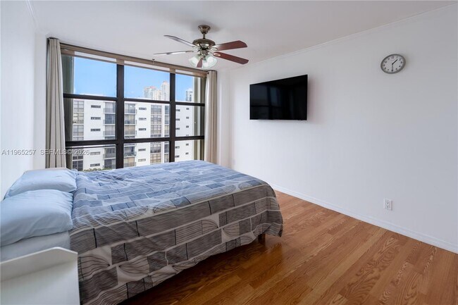 Building Photo - 17011 N Bay Rd