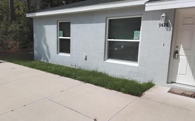 Building Photo - 9426 N Manashee Dr