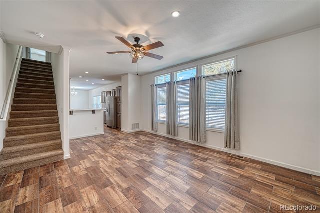 Building Photo - 904 W 6th St