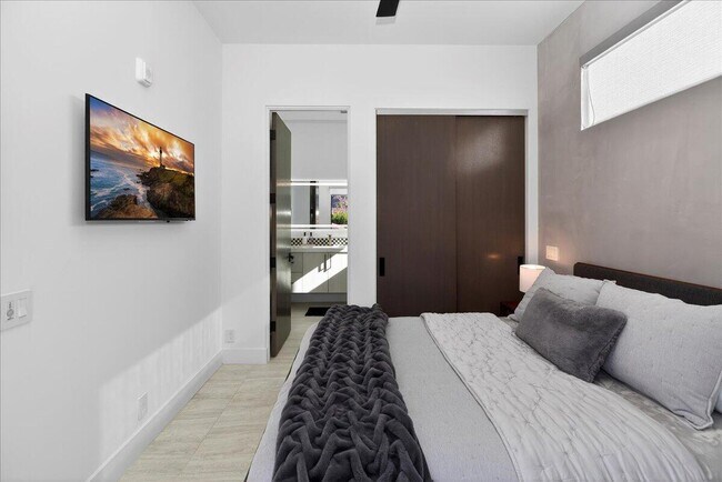 Building Photo - 51116 Avenida Mendoza