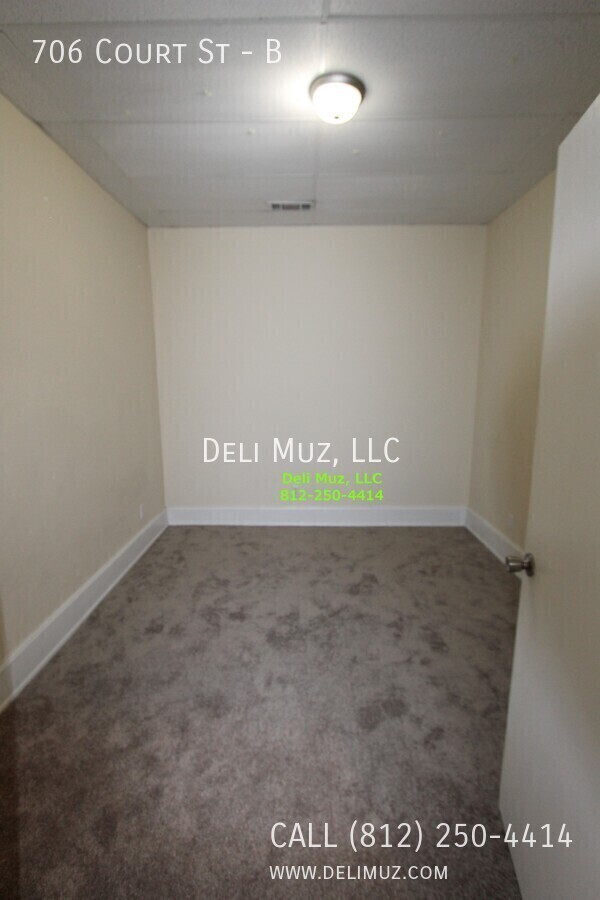 Building Photo - Super Nice 3 bd, 1.5 bath Downtown one blo...