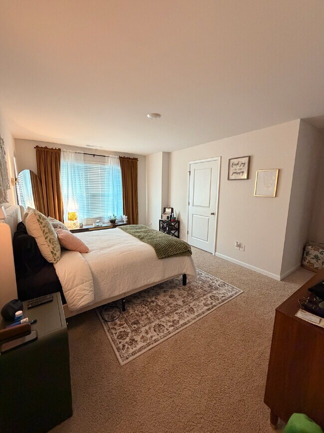 Building Photo - Modern 3 BR | 2.5 BA Townhome in Goldsboro *Newly Developed Seymour Village*