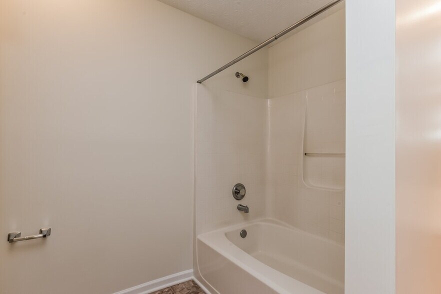 Building Photo - 4169 Riverbank Ct