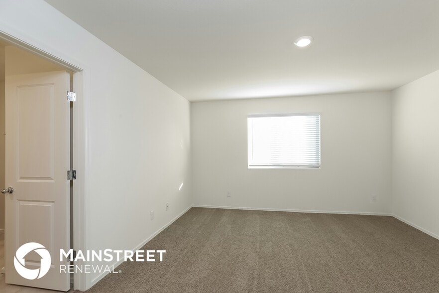 Building Photo - 25368 W Mahoney Ave