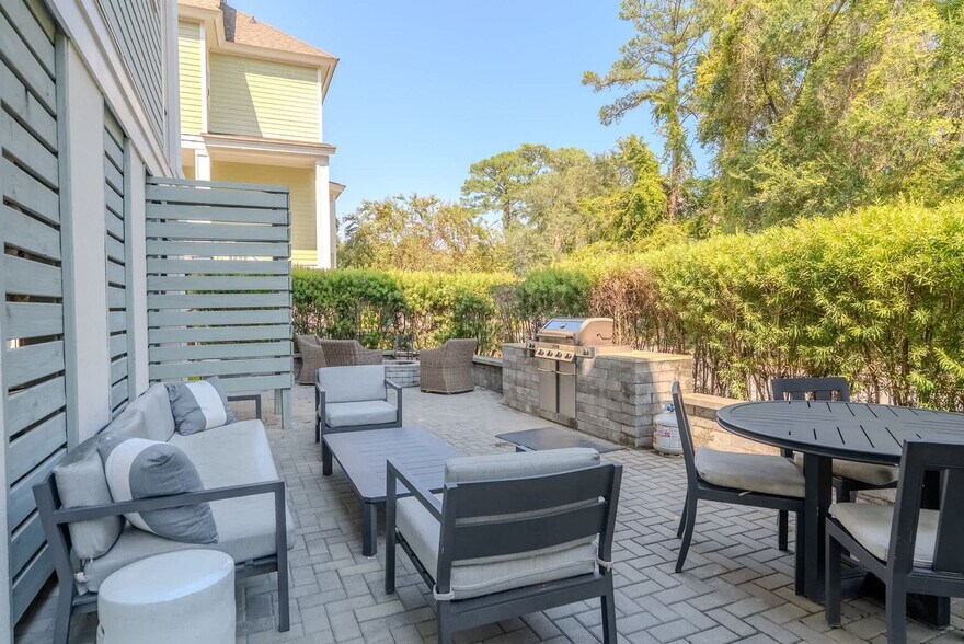 Building Photo - 52 Sandcastle Ct