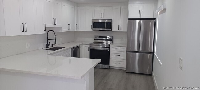 Building Photo - 630 N 58th Ave