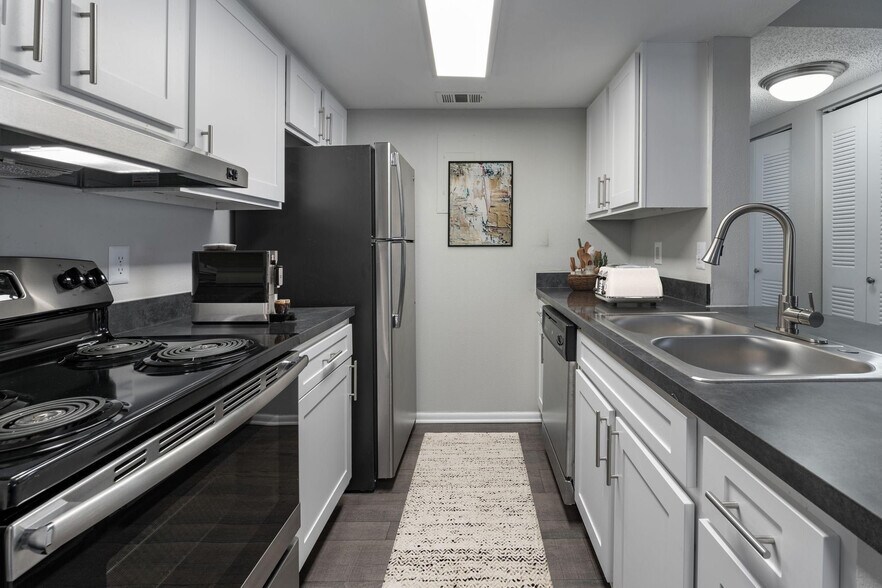 Interior Photo - Runaway Bay