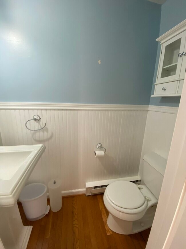 Powder Room - 73 Boileau Ct