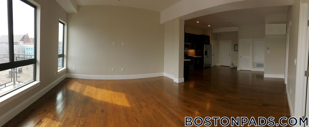 Building Photo - 339 D St