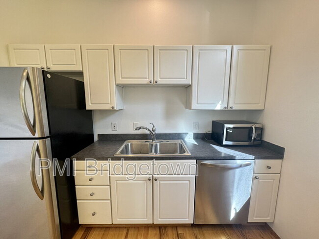Building Photo - 2611 NW Upshur St