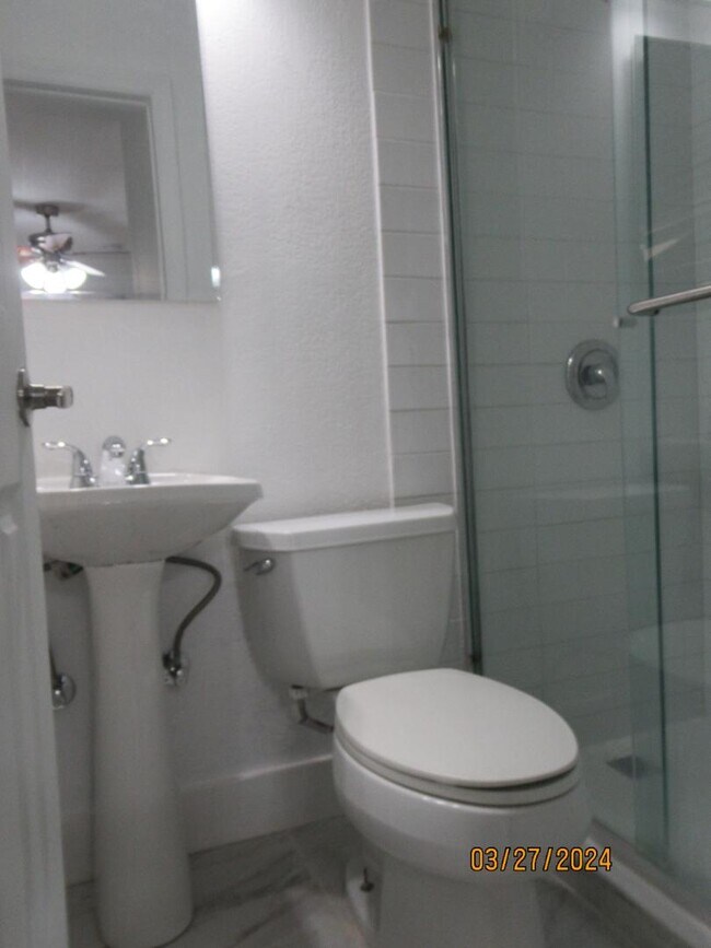 Building Photo - 4245 SW 7th St