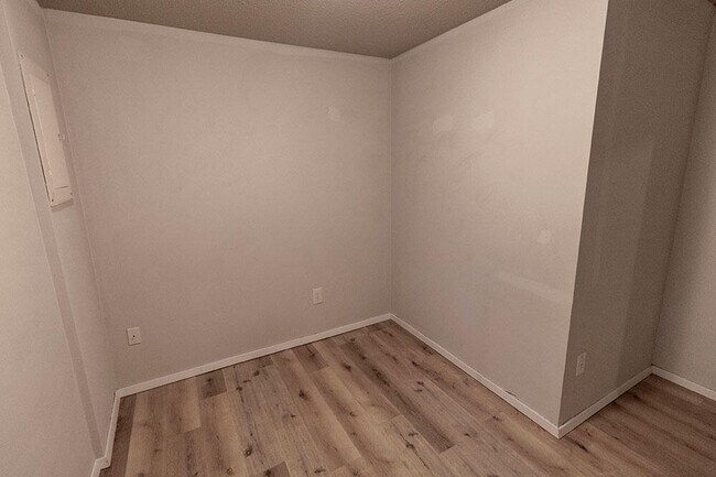 Building Photo - 216 Wheaton Ct