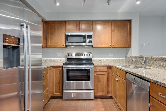 Building Photo - 1034 W Armitage Ave