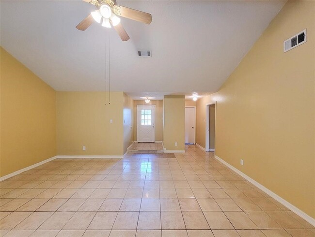 Building Photo - 20431 Jasperwood Ln