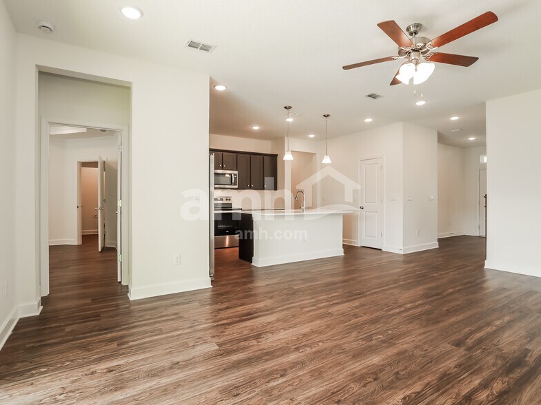 Building Photo - 3004 Rolling Acrs Rd