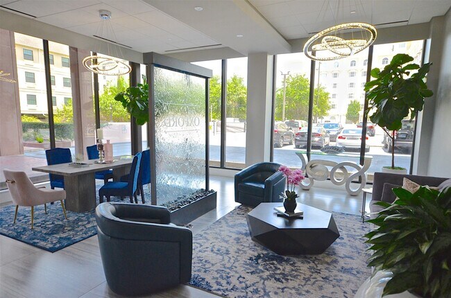 Building Photo - 5150 Hidalgo St