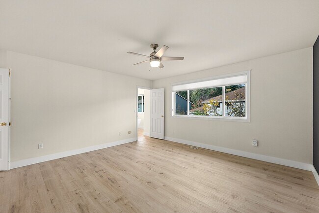 Building Photo - Immaculate 4-Bed Federal Way Home | Smart Tech, Tesla Charger, & Near JBLM!