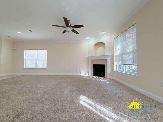 Building Photo - Natural Light Filled end unit 2-Story 3BR Niceville Home!