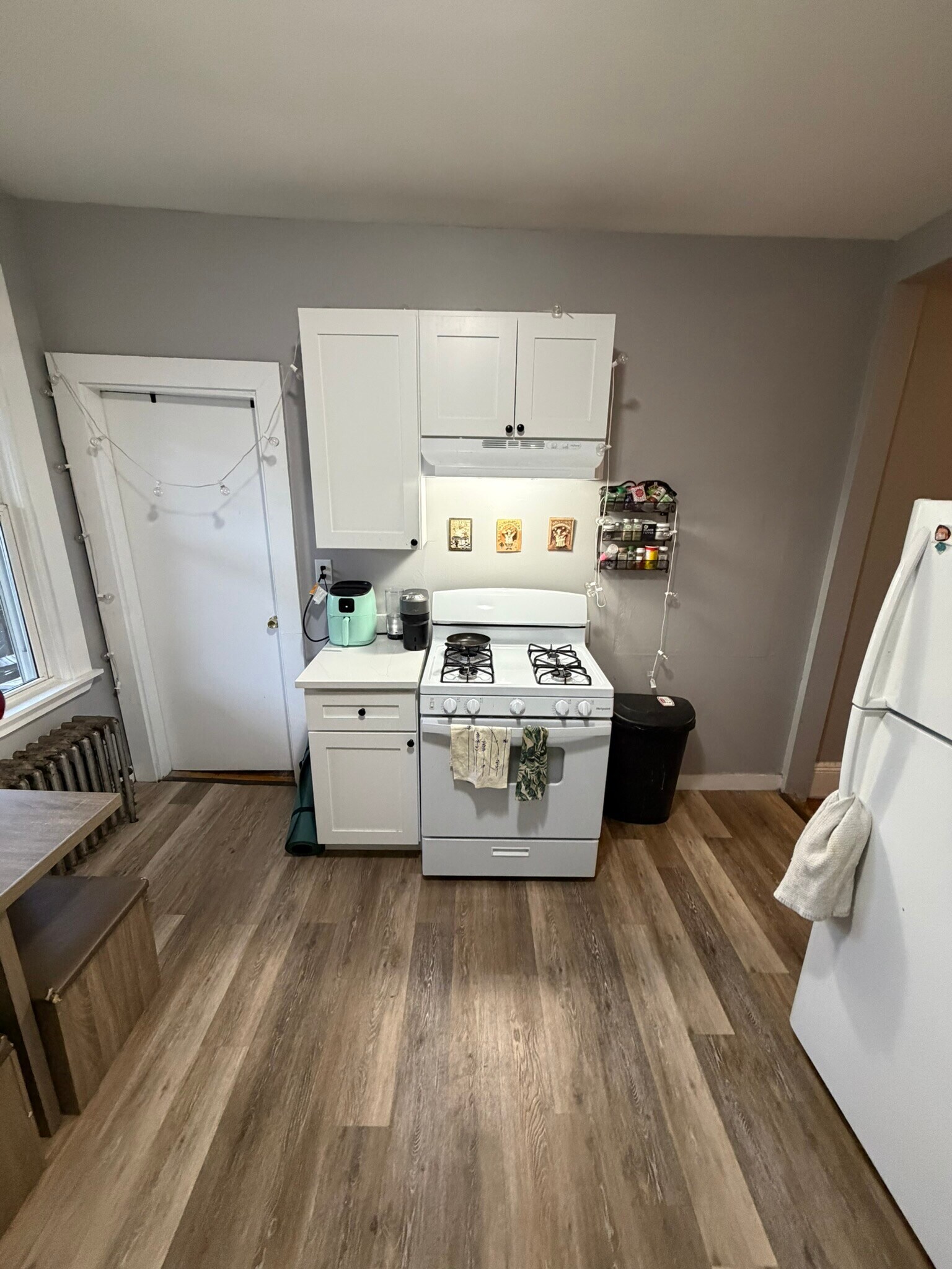 Building Photo - 121 Hillside St