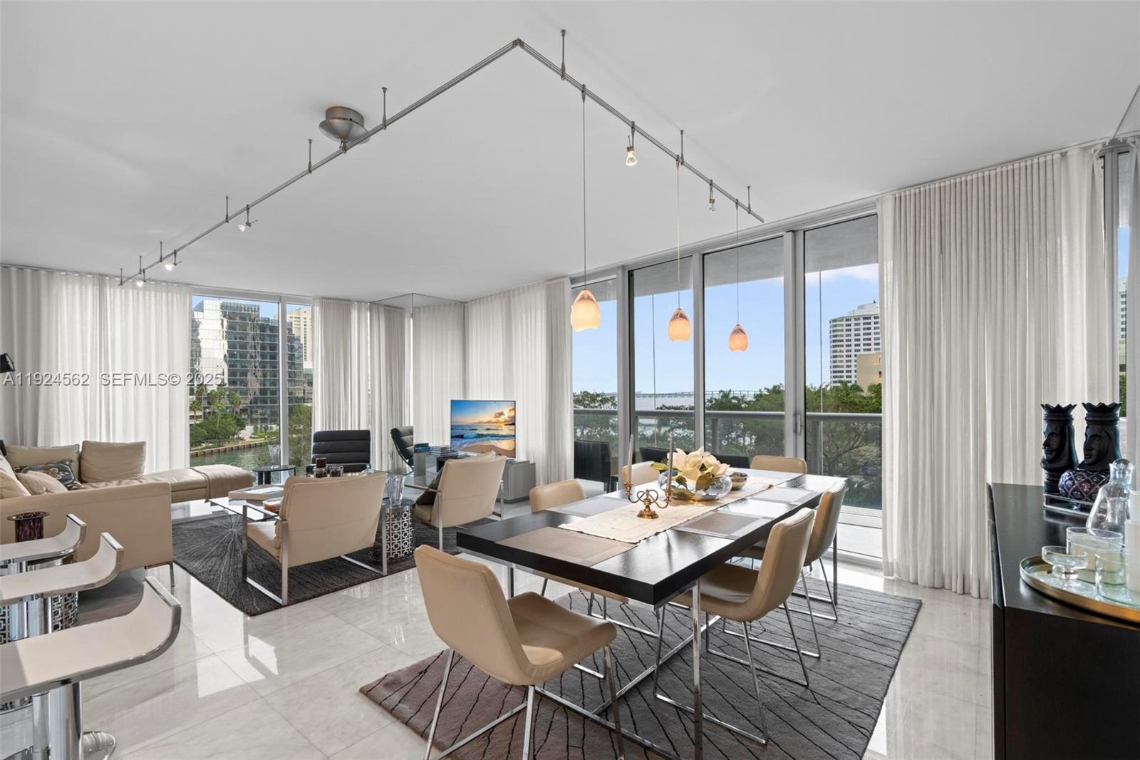 Building Photo - 495 Brickell