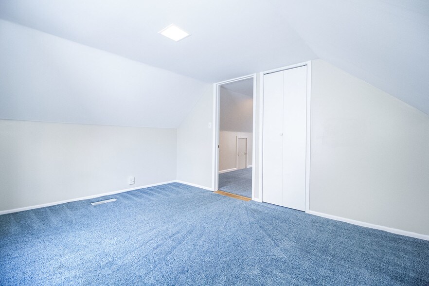 Building Photo - 2125 Loxley Rd