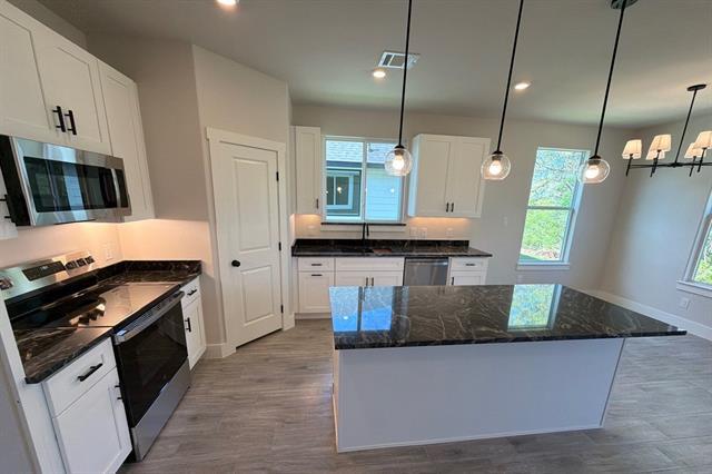 Building Photo - 5709 Barkridge Dr