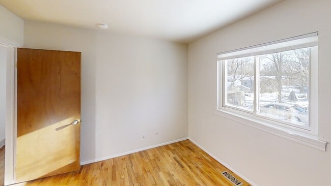 Building Photo - 308 Skydale Dr